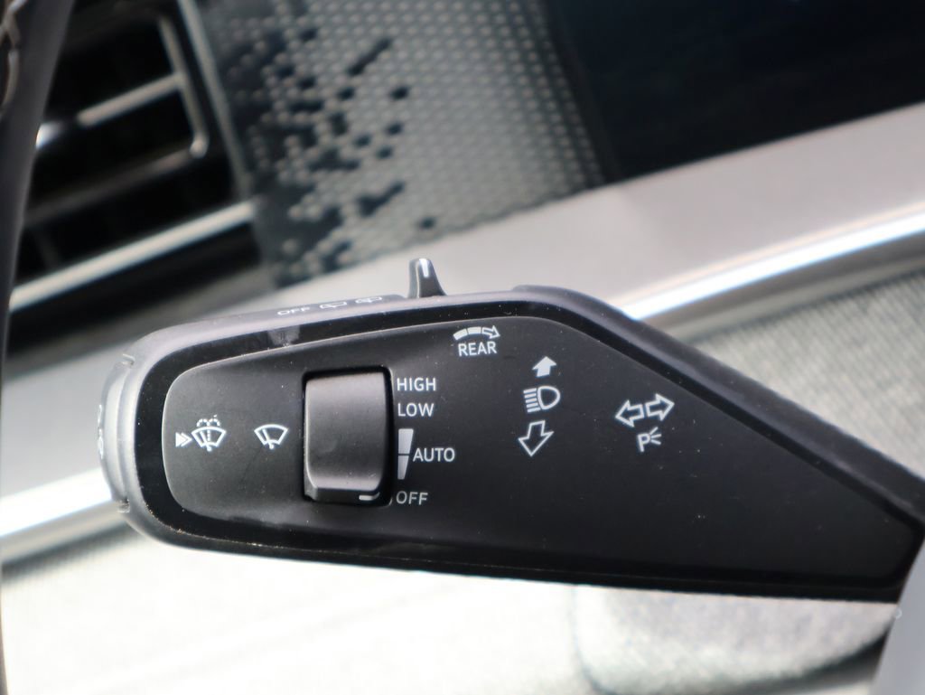 Used 2025 Volkswagen Tiguan S AWD/4WD image 31