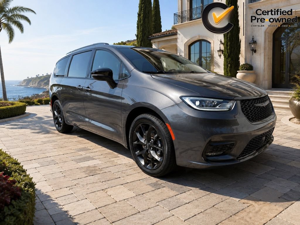 Certified 2023 Chrysler Pacifica Limited w/ Uconnect Theater Family Group AWD/4WD image 1