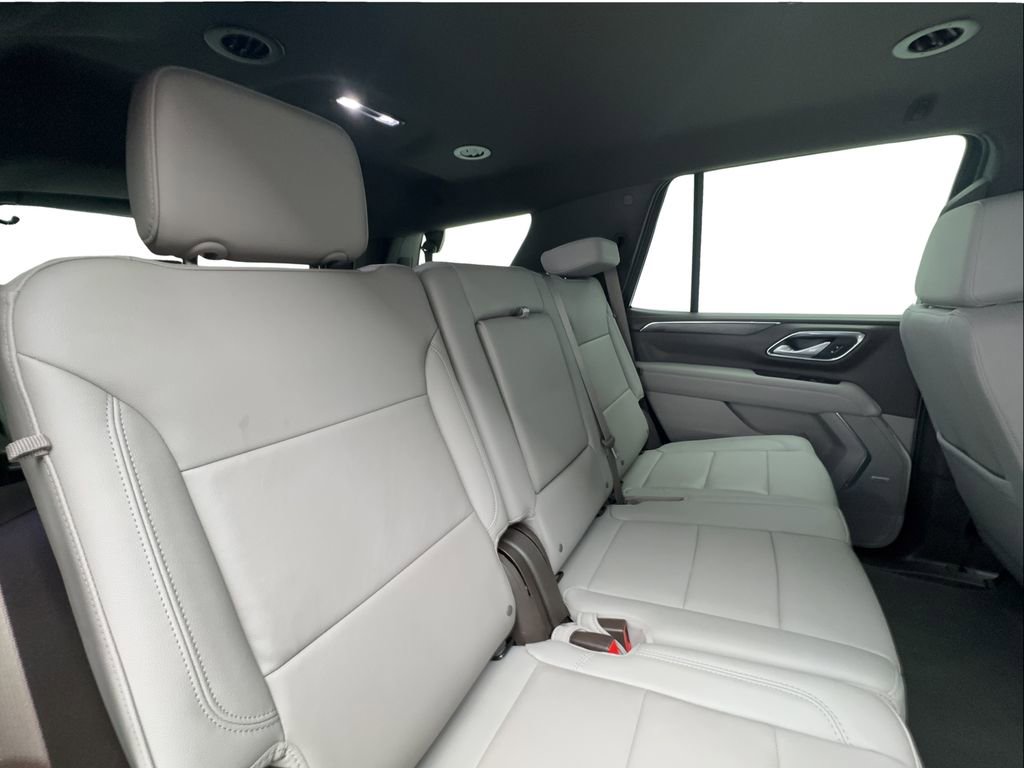 Used 2023 Chevrolet Tahoe Z71 w/ Luxury Package AWD/4WD image 33