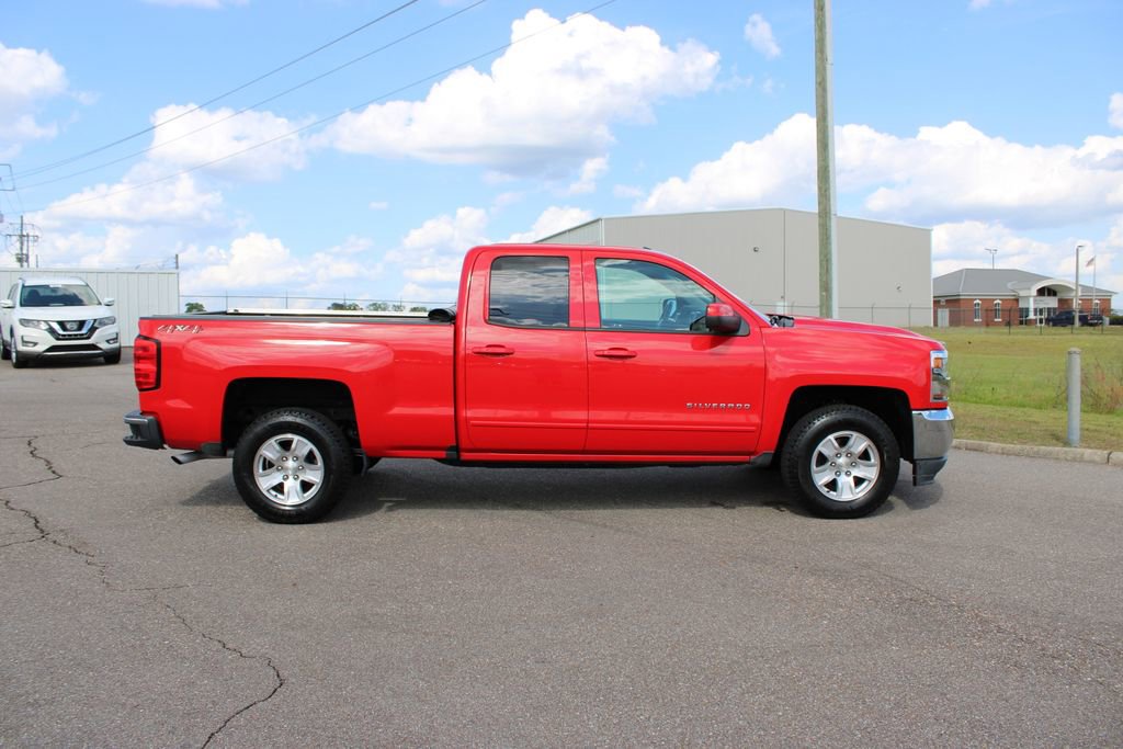 Used 2019 Chevrolet Silverado 1500 LT AWD/4WD image 12