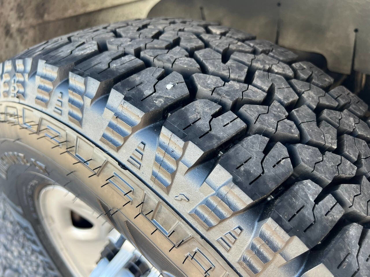 Used 2018 Chevrolet Express 3500 3500 3dr Cargo Van w/ Driver Convenience Package image 21