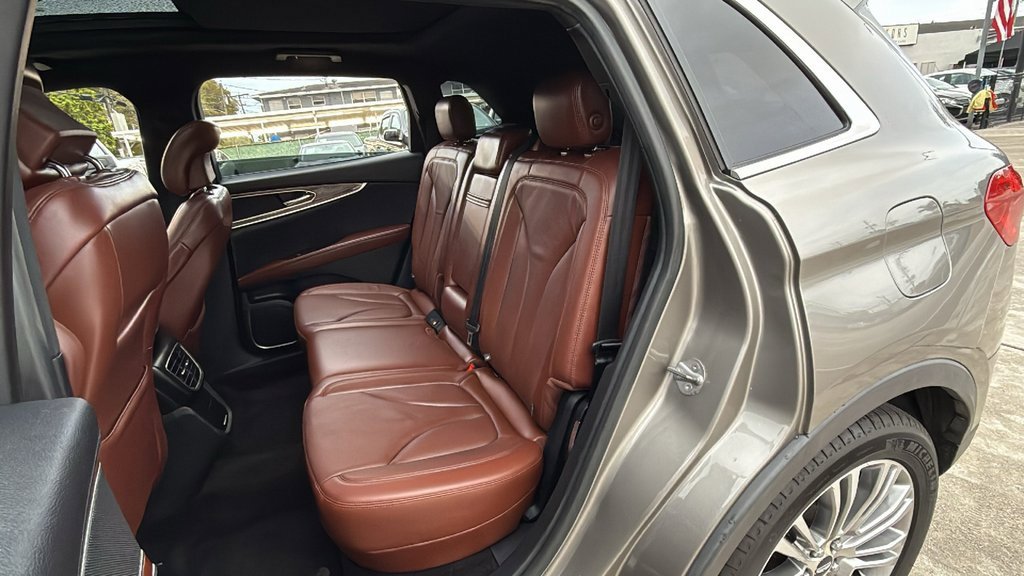 Used 2017 Lincoln MKX Reserve image 17