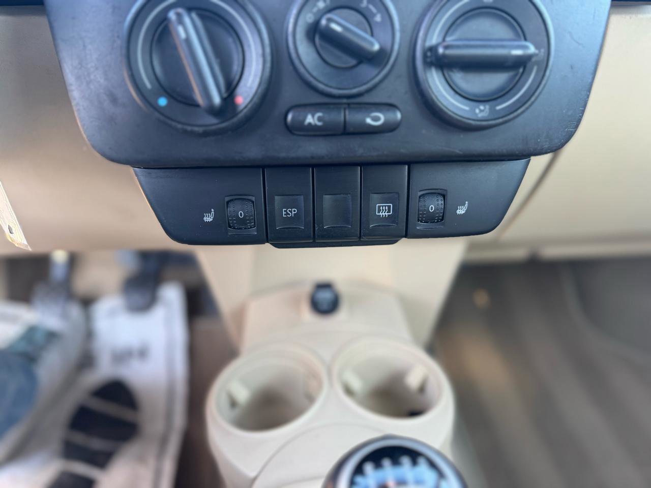 Used 2004 Volkswagen Beetle GLS image 27