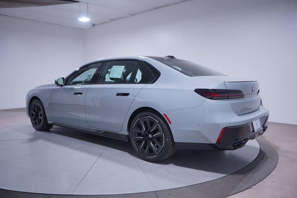Used 2023 BMW 760i xDrive w/ Executive Package AWD/4WD image 3
