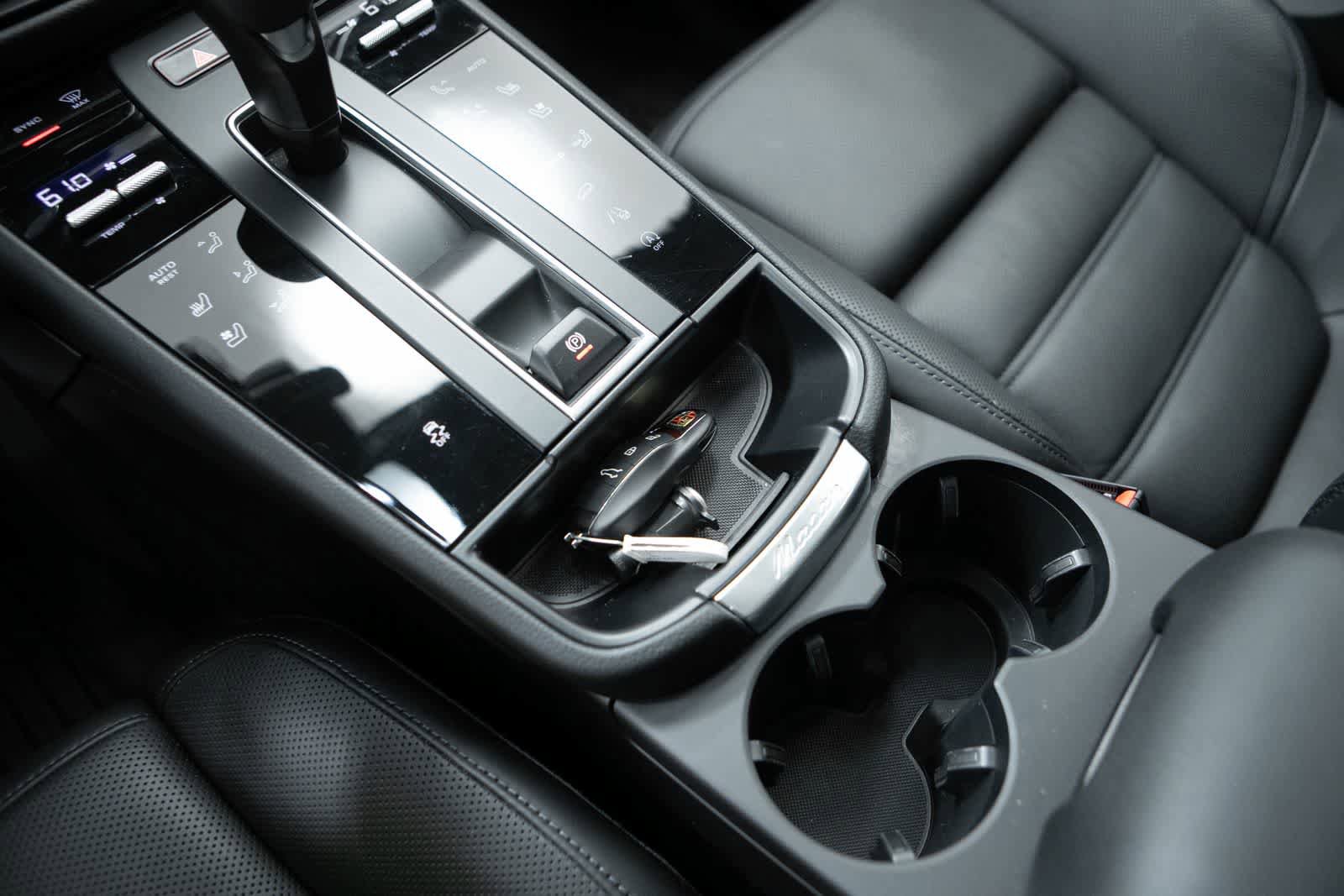 Certified 2026 Porsche Macan image 30