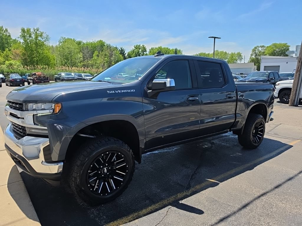 Used 2021 Chevrolet Silverado 1500 LT AWD/4WD image 2