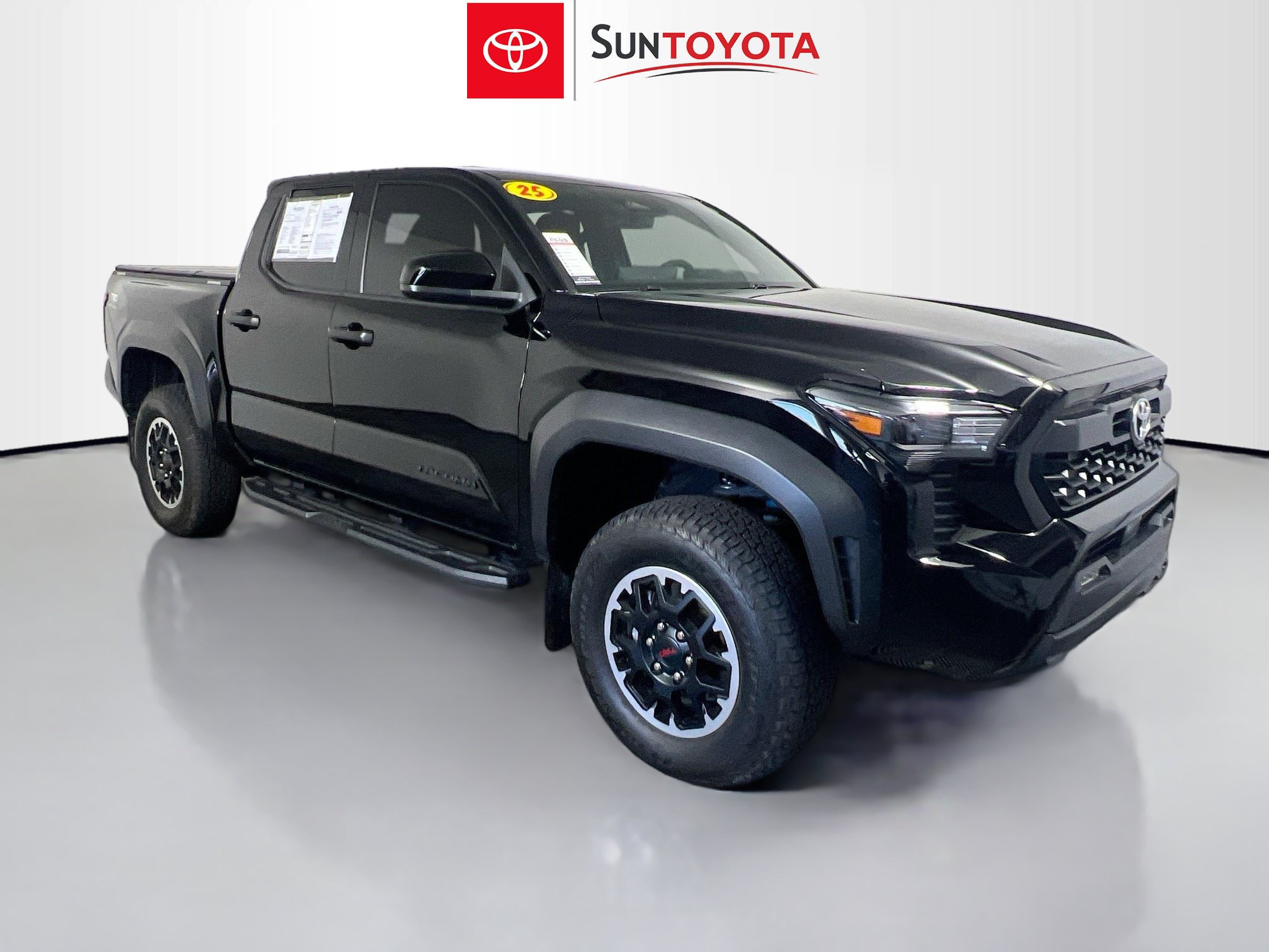 Used 2025 Toyota Tacoma TRD Off-Road AWD/4WD image 1