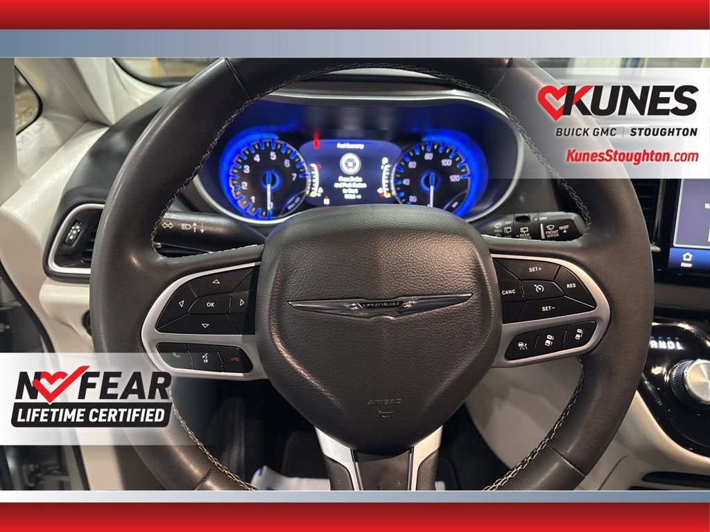 Used 2024 Chrysler Pacifica Touring-L FWD image 25