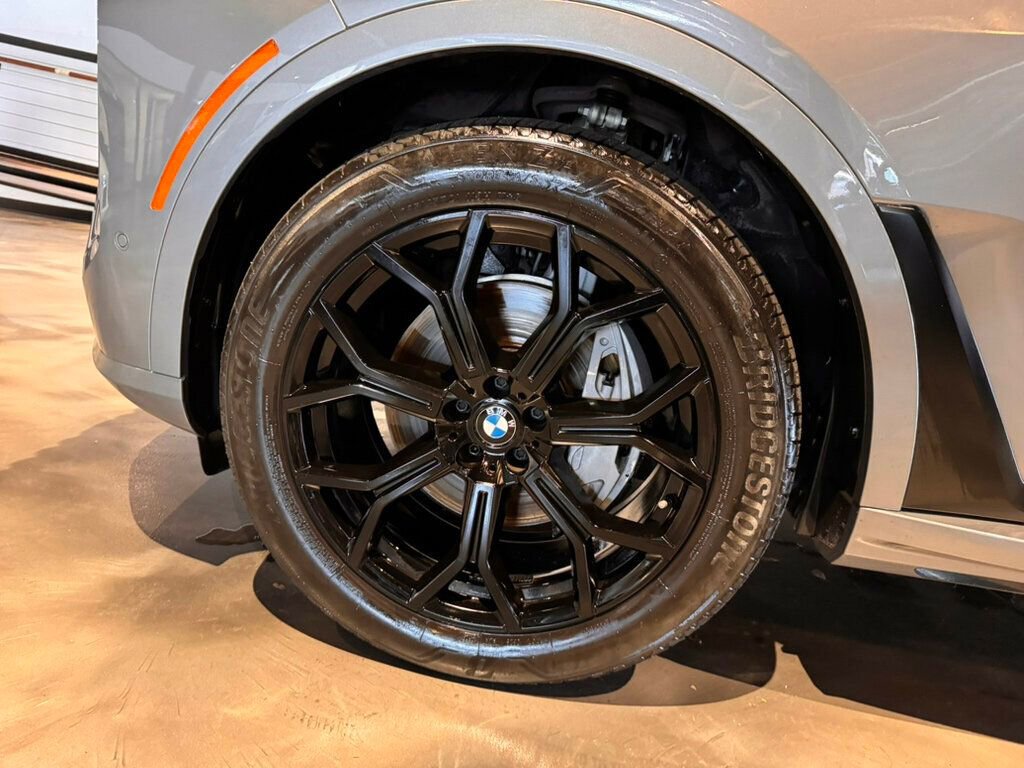 Used 2024 BMW X7 xDrive40i w/ Premium Package image 32