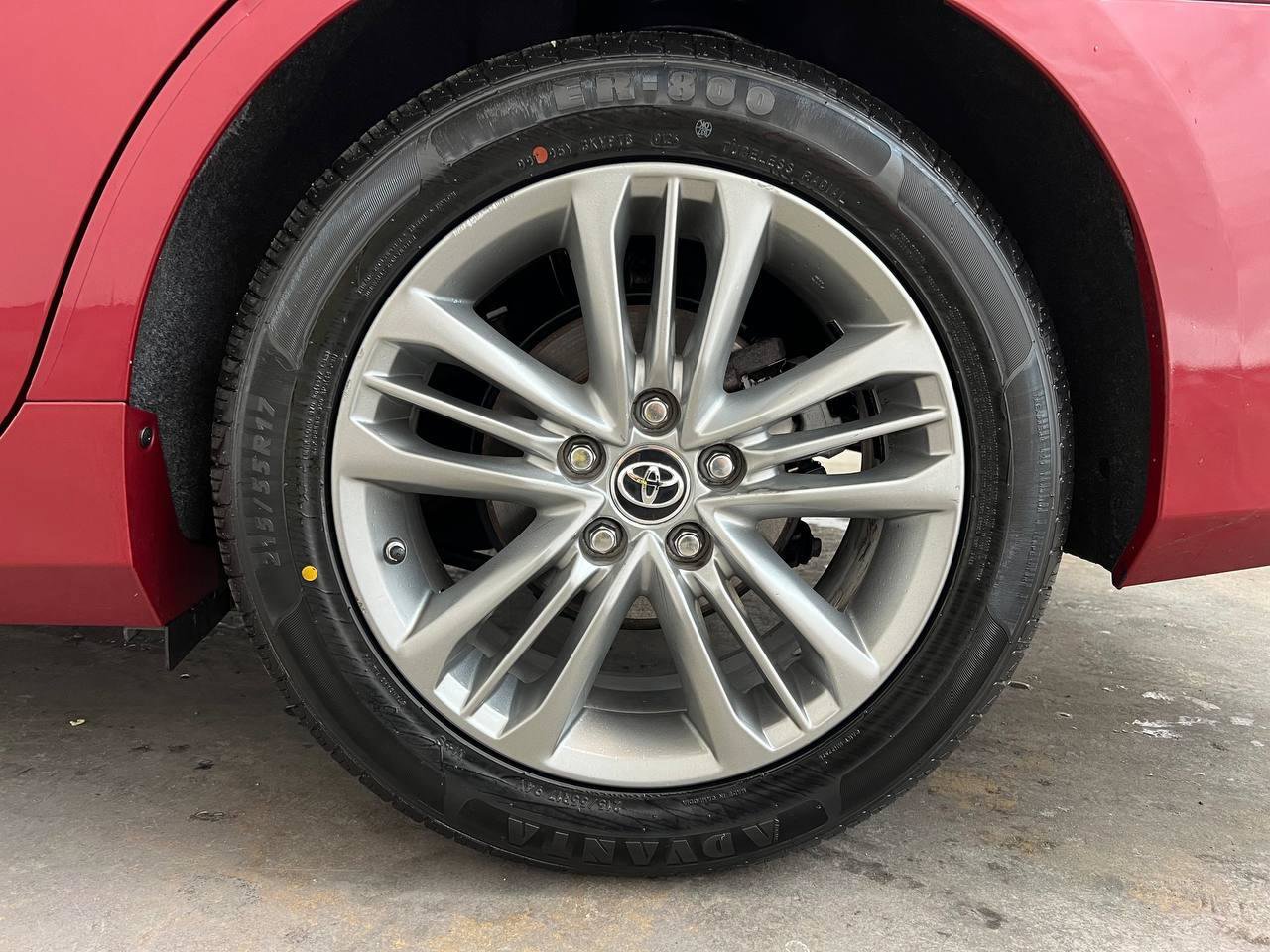 Used 2015 Toyota Camry SE w/ Moonroof Package FWD image 30