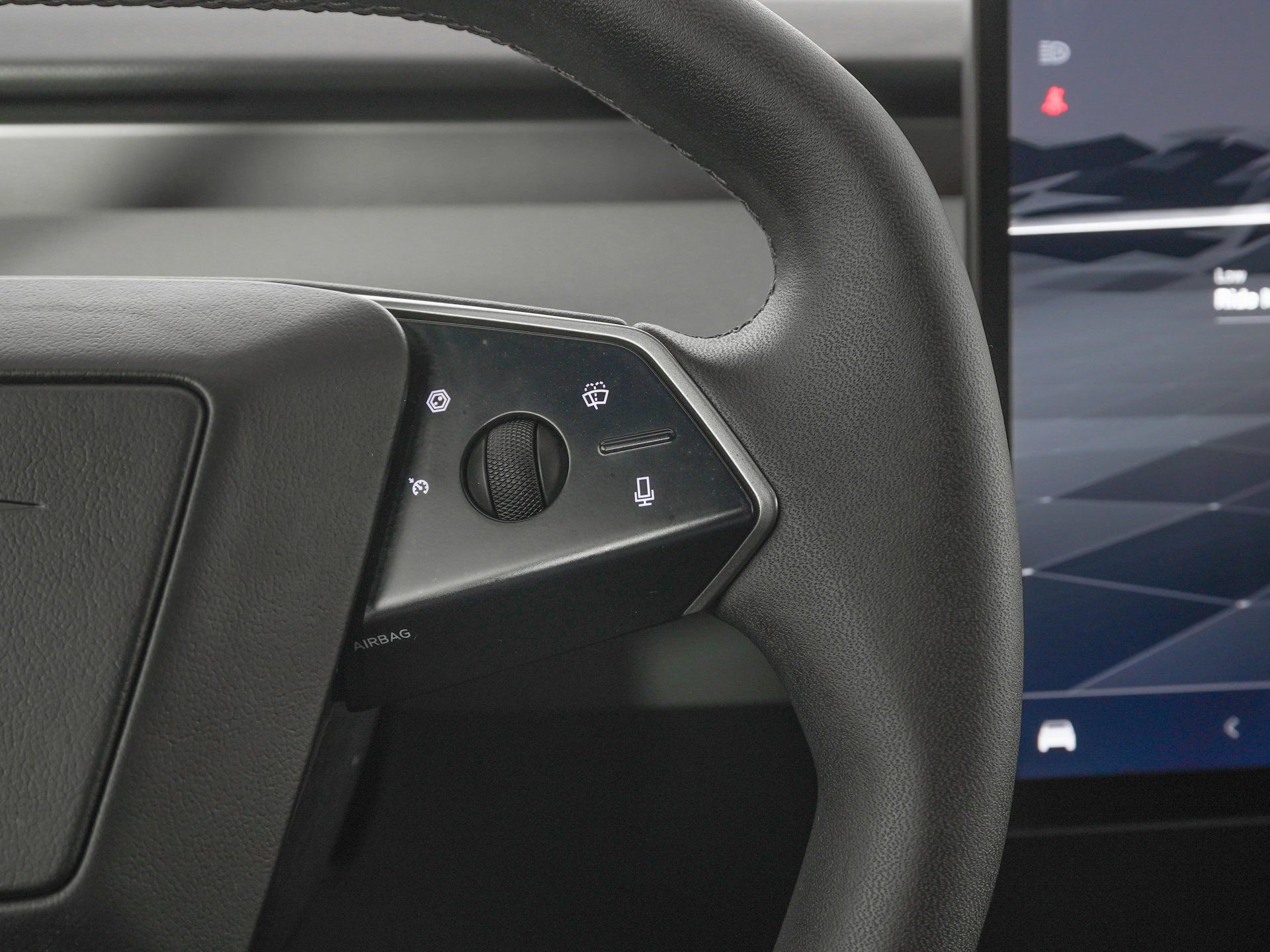 Used 2025 Tesla Cybertruck AWD Crew Cab image 19