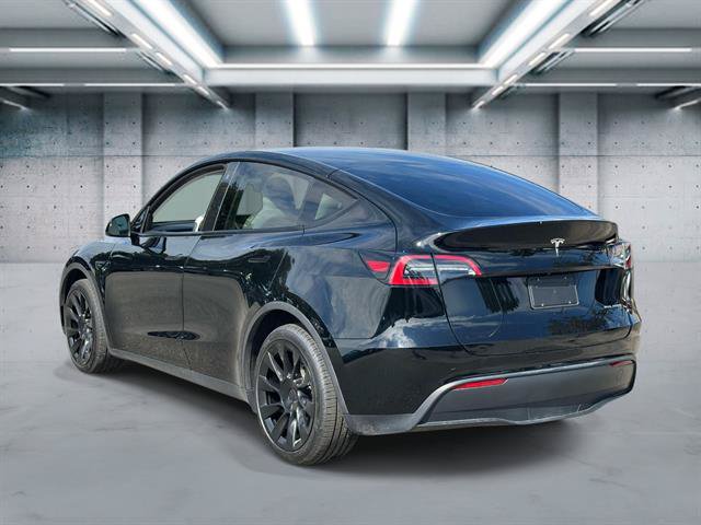 Used 2023 Tesla Model Y AWD image 6