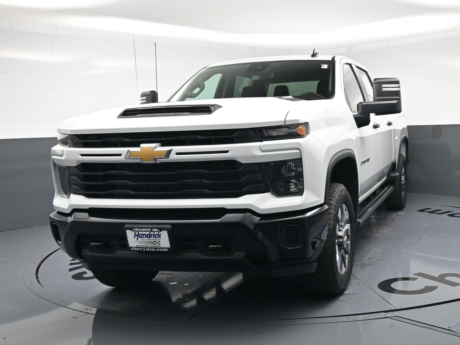 Used 2024 Chevrolet Silverado 2500 Custom w/ Custom Convenience Package AWD/4WD image 11