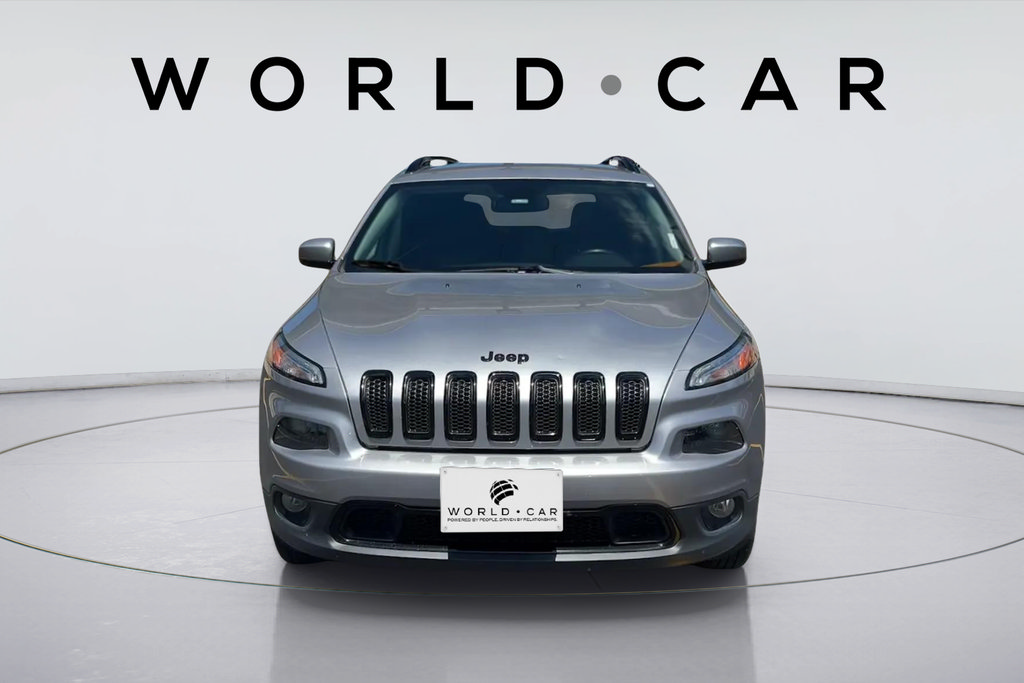 Used 2018 Jeep Cherokee Latitude w/ Altitude Package AWD/4WD image 8