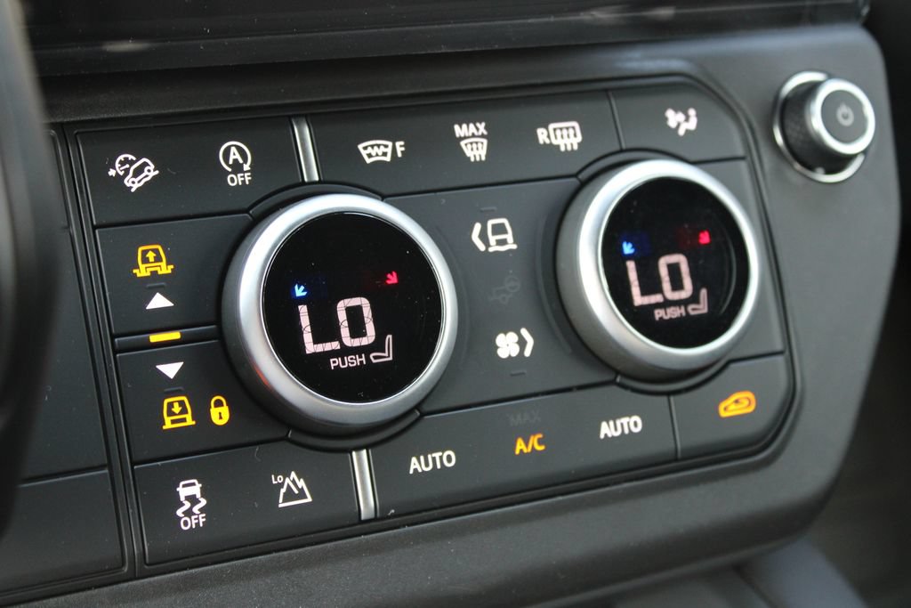 New 2026 Land Rover Defender 110 S AWD/4WD image 14