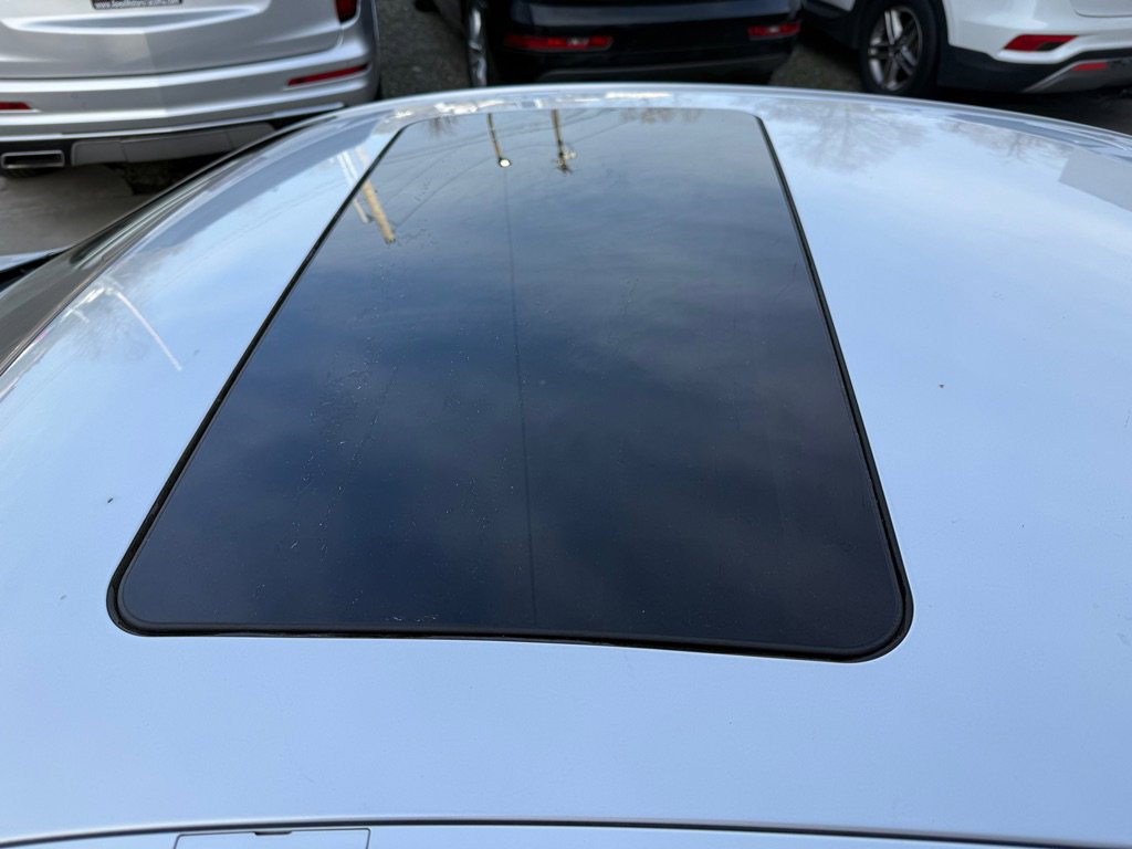 Used 2009 Mercedes-Benz CLK 550 Coupe w/ Premium I Pkg image 10