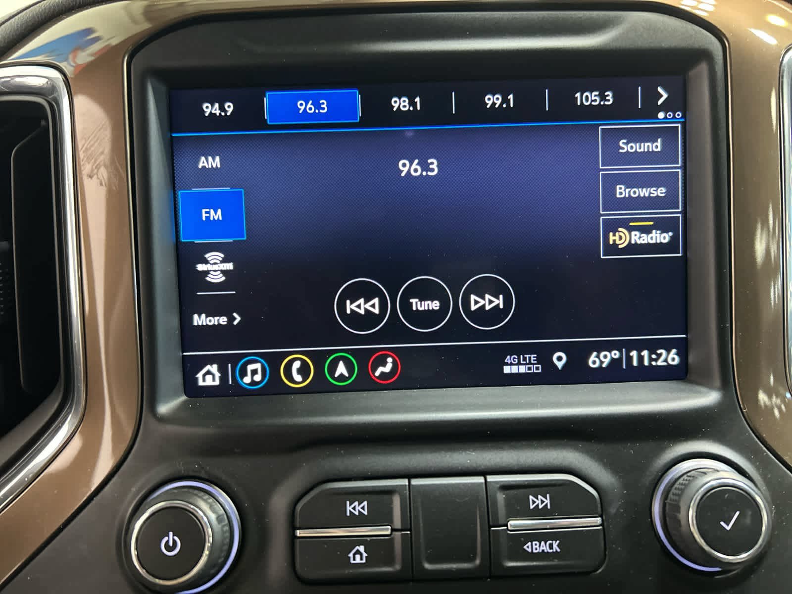 Used 2019 Chevrolet Silverado 1500 High Country w/ Technology Package AWD/4WD image 15