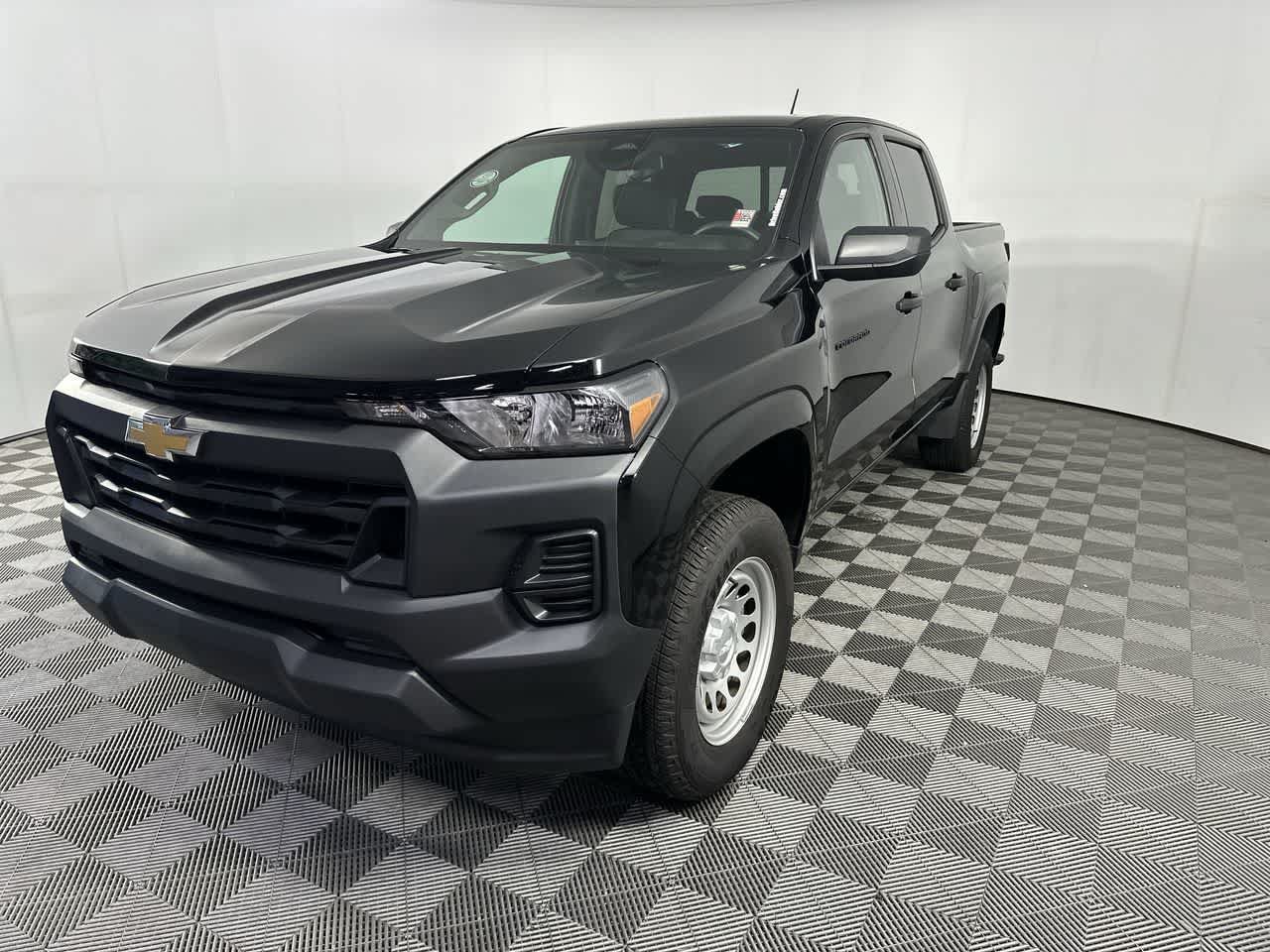 Used 2026 Chevrolet Colorado W/T RWD image 4