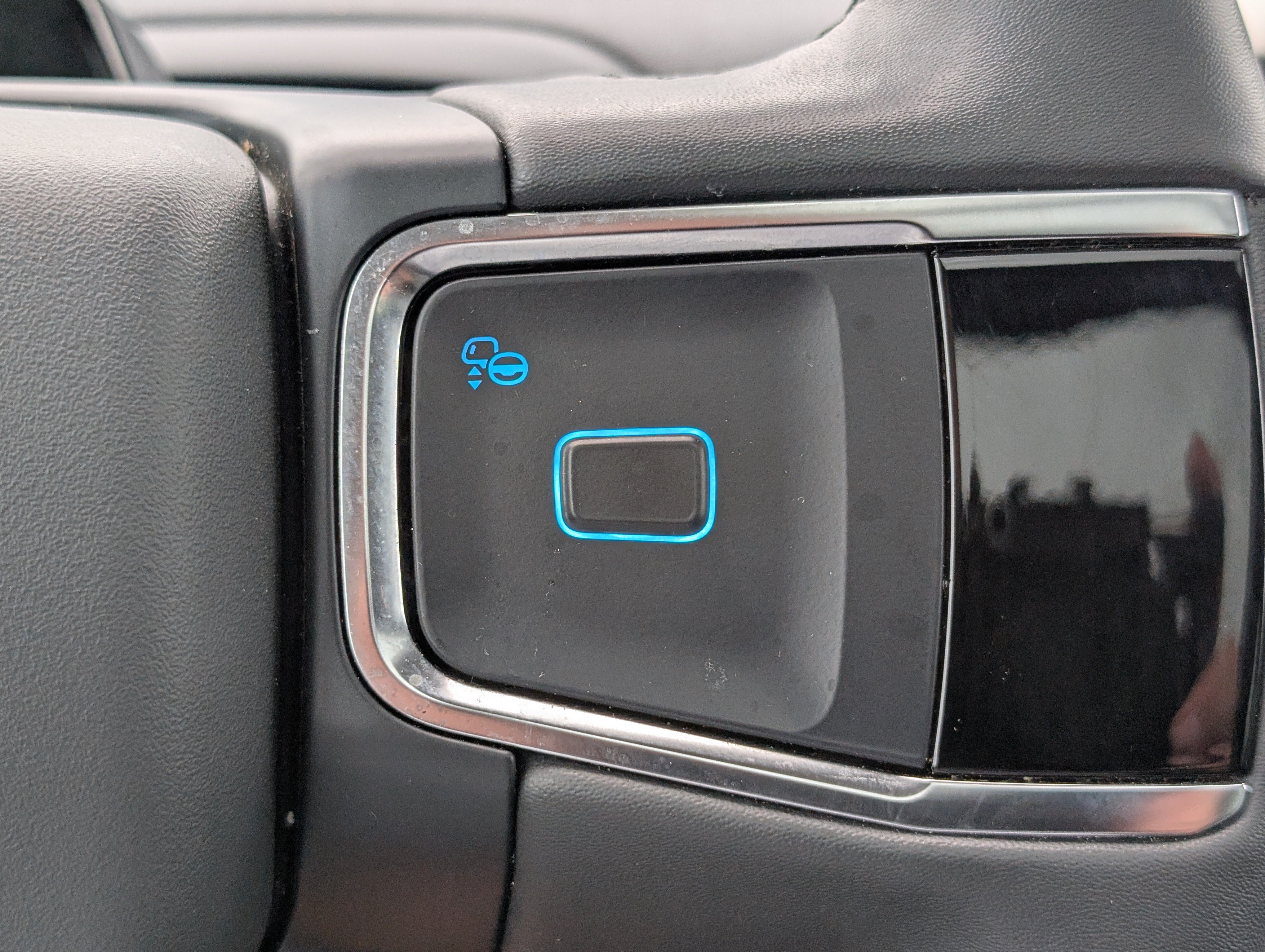 Certified 2025 Ford Expedition Active AWD/4WD image 33