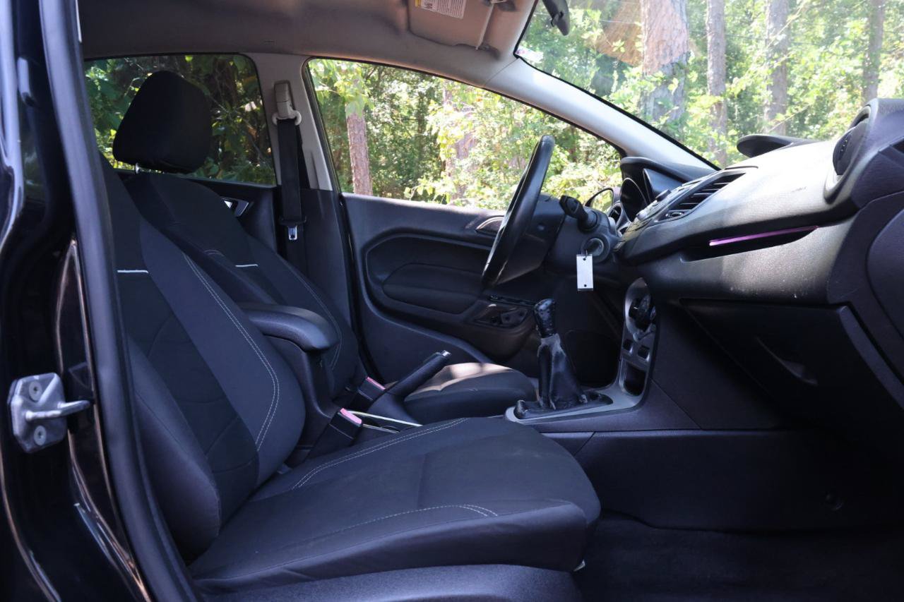 Used 2014 Ford Fiesta SE w/ Exterior Protection Package FWD image 19