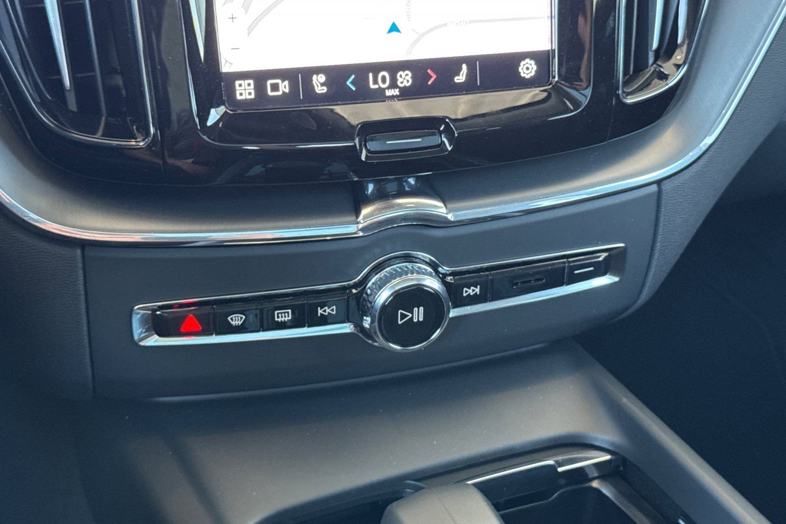 New 2025 Volvo XC60 B5 Core w/ Protection Package Premier image 20