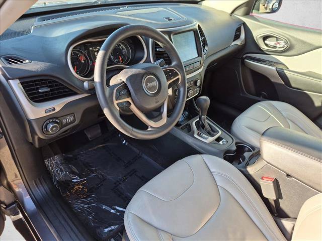 Used 2018 Jeep Cherokee Latitude FWD image 10
