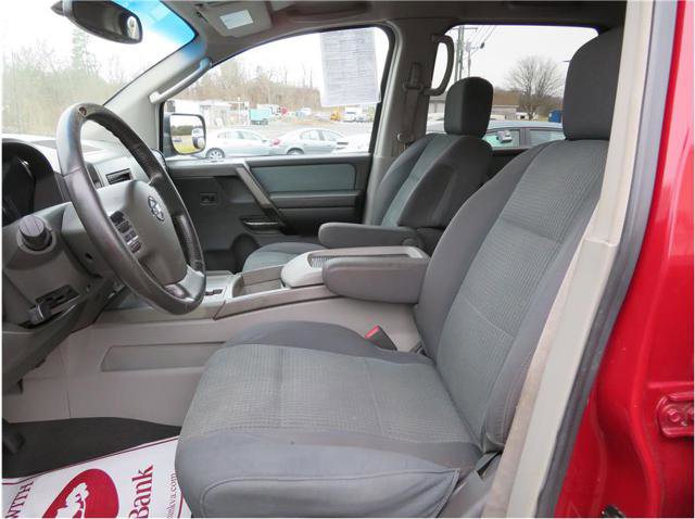 Used 2004 Nissan Titan SE AWD/4WD image 4
