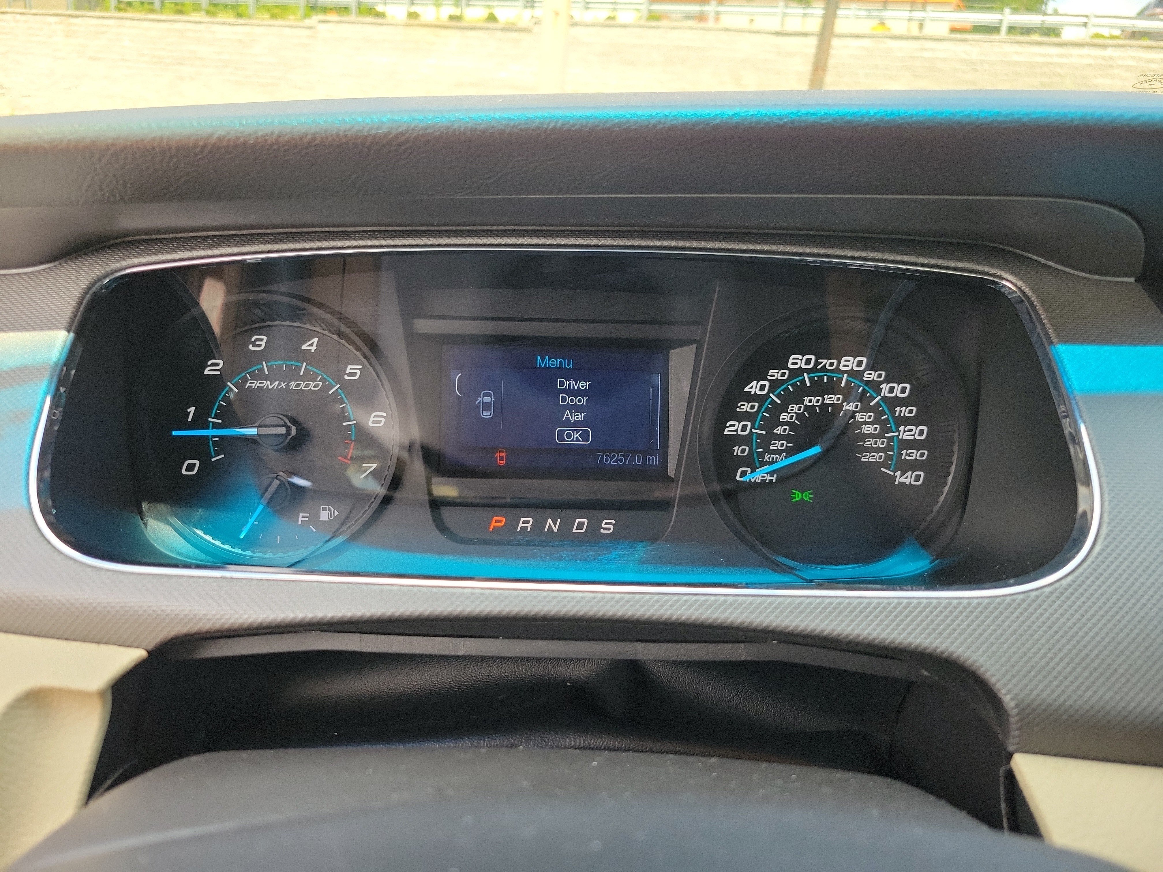 Used 2014 Ford Taurus SE FWD image 13