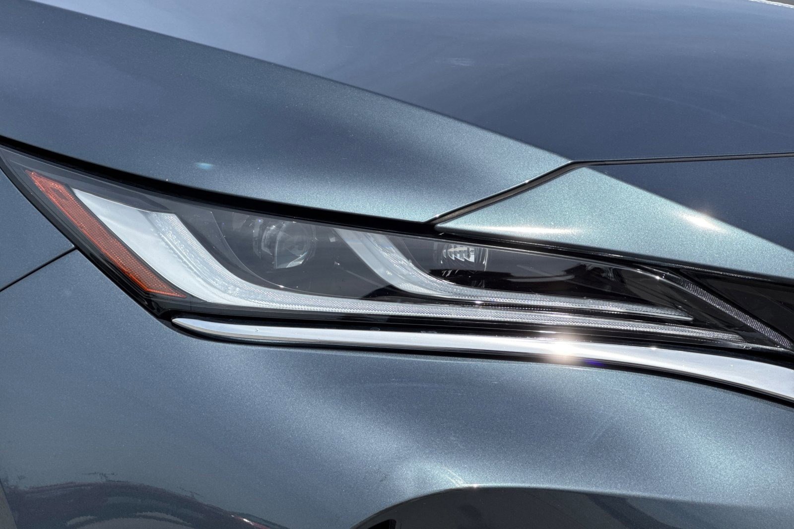 Certified 2024 Toyota Venza Limited AWD/4WD image 9