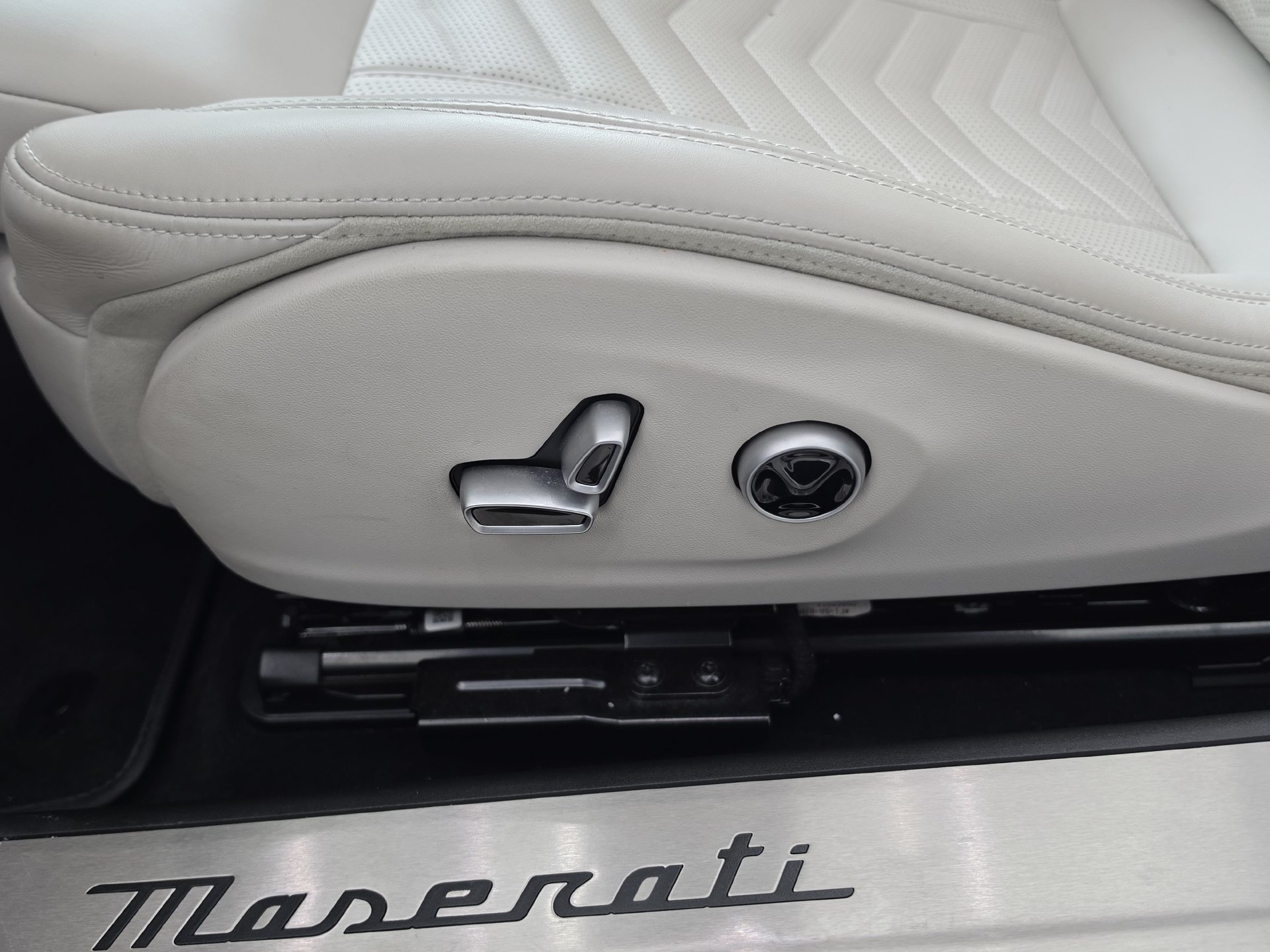 Used 2026 Maserati GranCabrio Modena AWD/4WD image 4