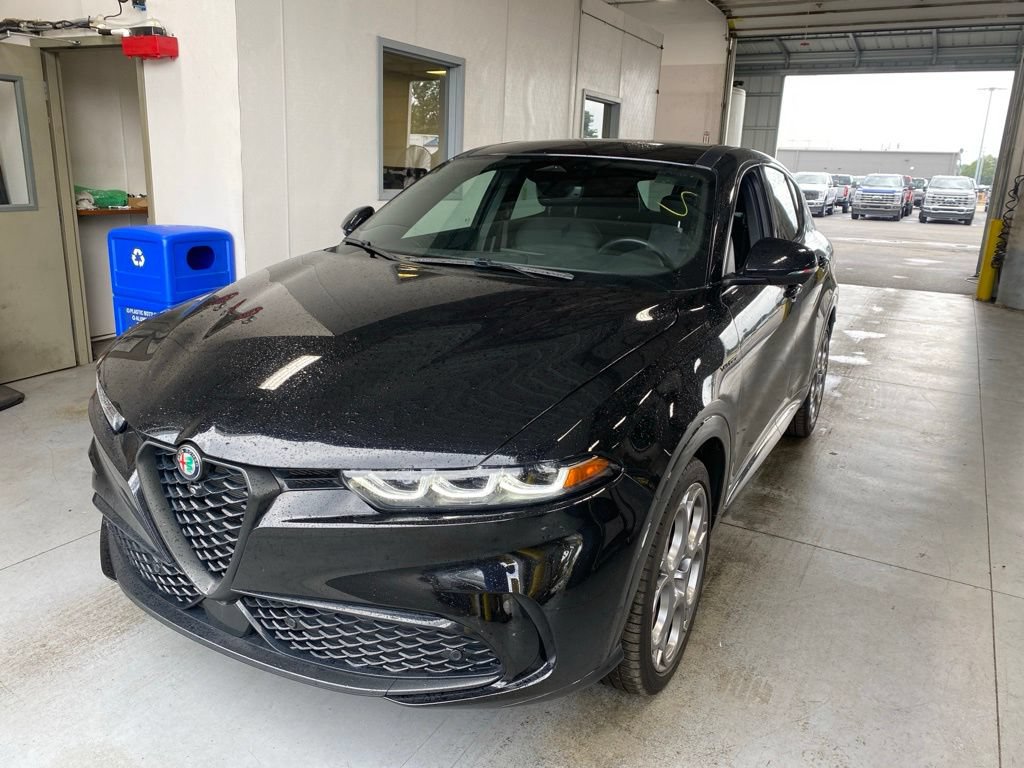 Used 2024 Alfa Romeo Tonale Veloce AWD/4WD image 2