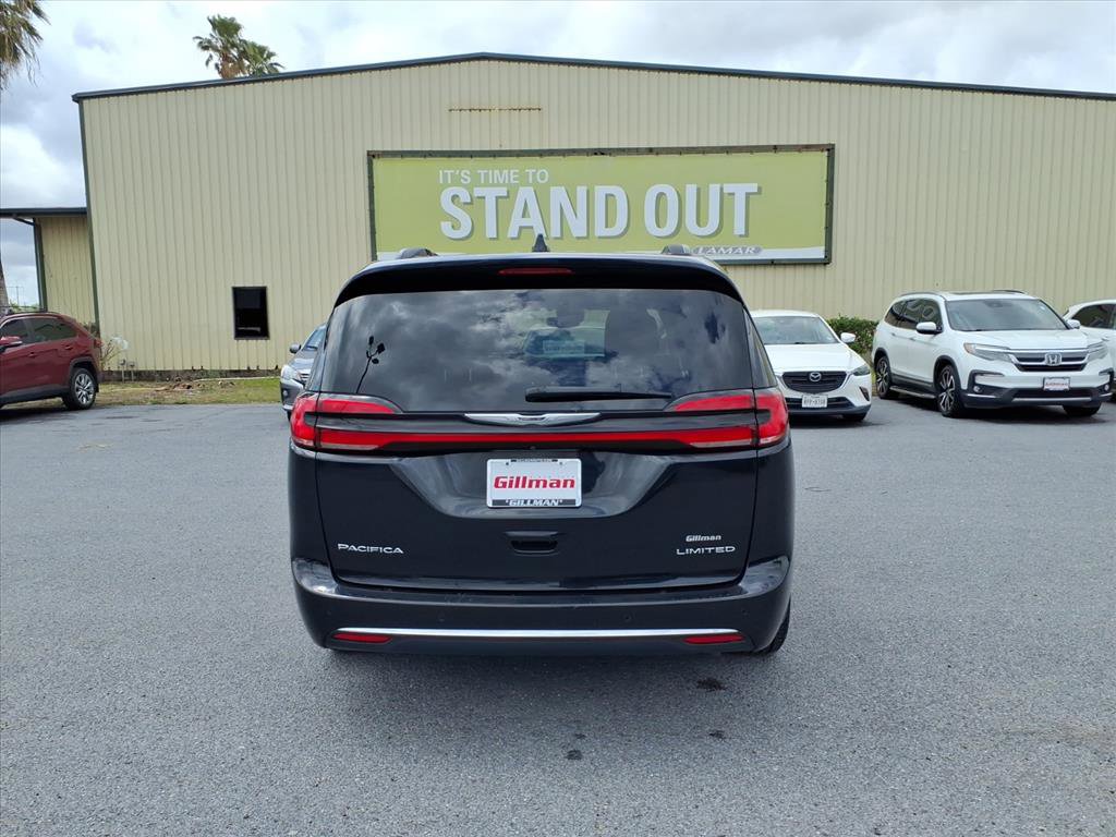 Used 2023 Chrysler Pacifica Limited image 7