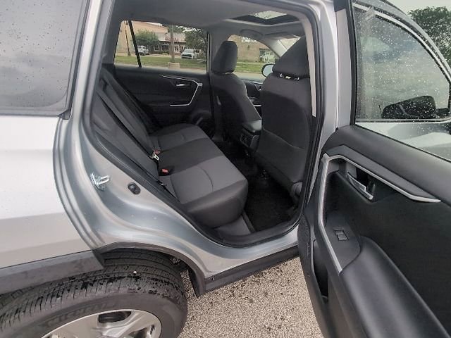 Used 2025 Toyota RAV4 XLE w/ Convenience Package FWD image 4