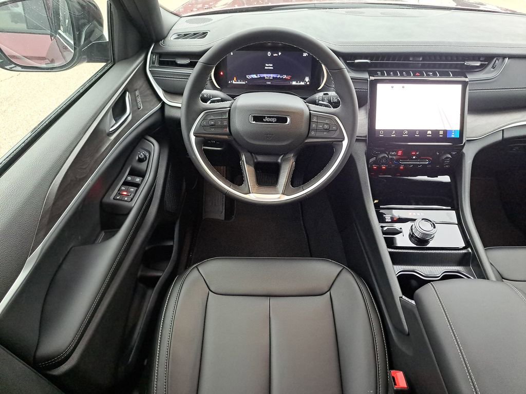 New 2025 Jeep Grand Cherokee L Limited w/ Black Appearance Package AWD/4WD image 13