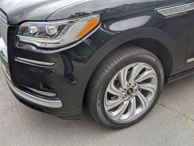 Certified 2023 Lincoln Navigator L Reserve AWD/4WD image 9