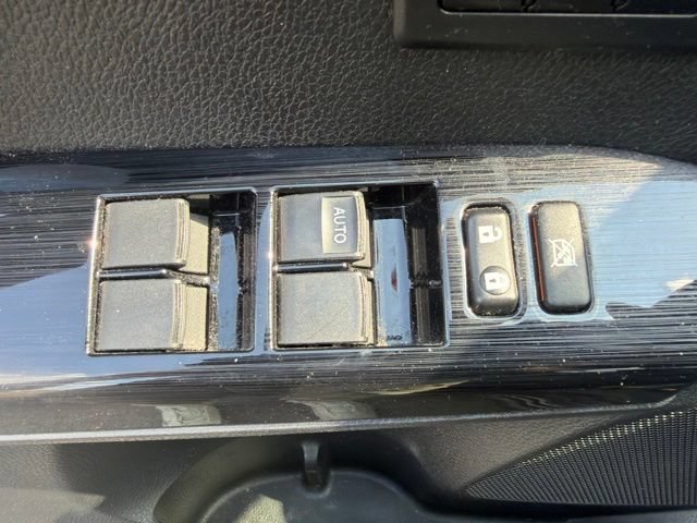 Used 2018 Toyota RAV4 Limited AWD/4WD image 20
