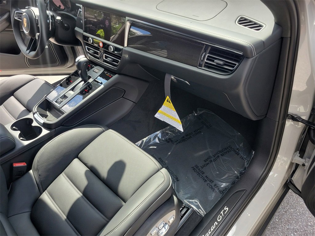 New 2026 Porsche Macan GTS image 24