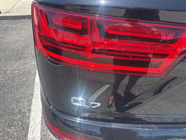 Used 2019 Audi Q7 3.0T Prestige AWD/4WD image 5
