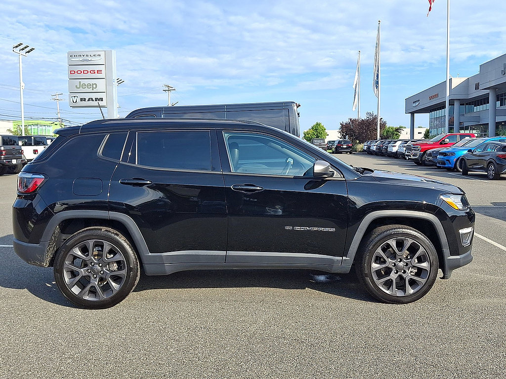 Used 2021 Jeep Compass Latitude AWD/4WD image 32
