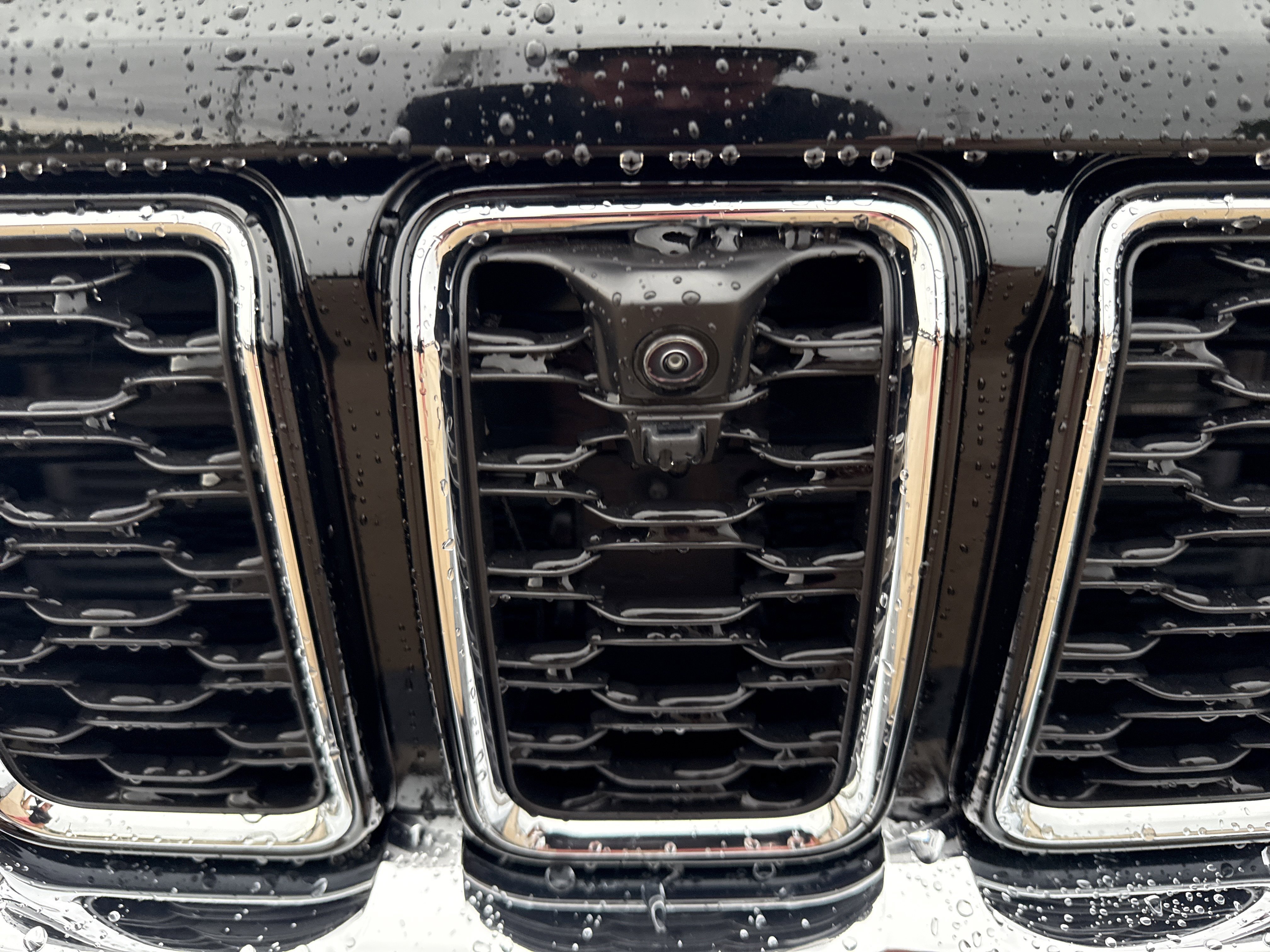 New 2025 Jeep Grand Cherokee Limited w/ Luxury Tech Group II image 4