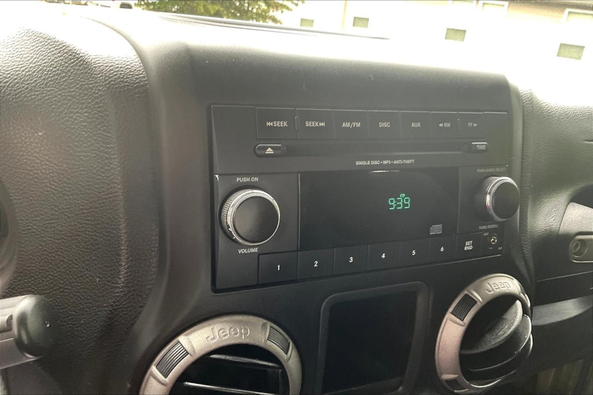 Used 2013 Jeep Wrangler Sport AWD/4WD image 14