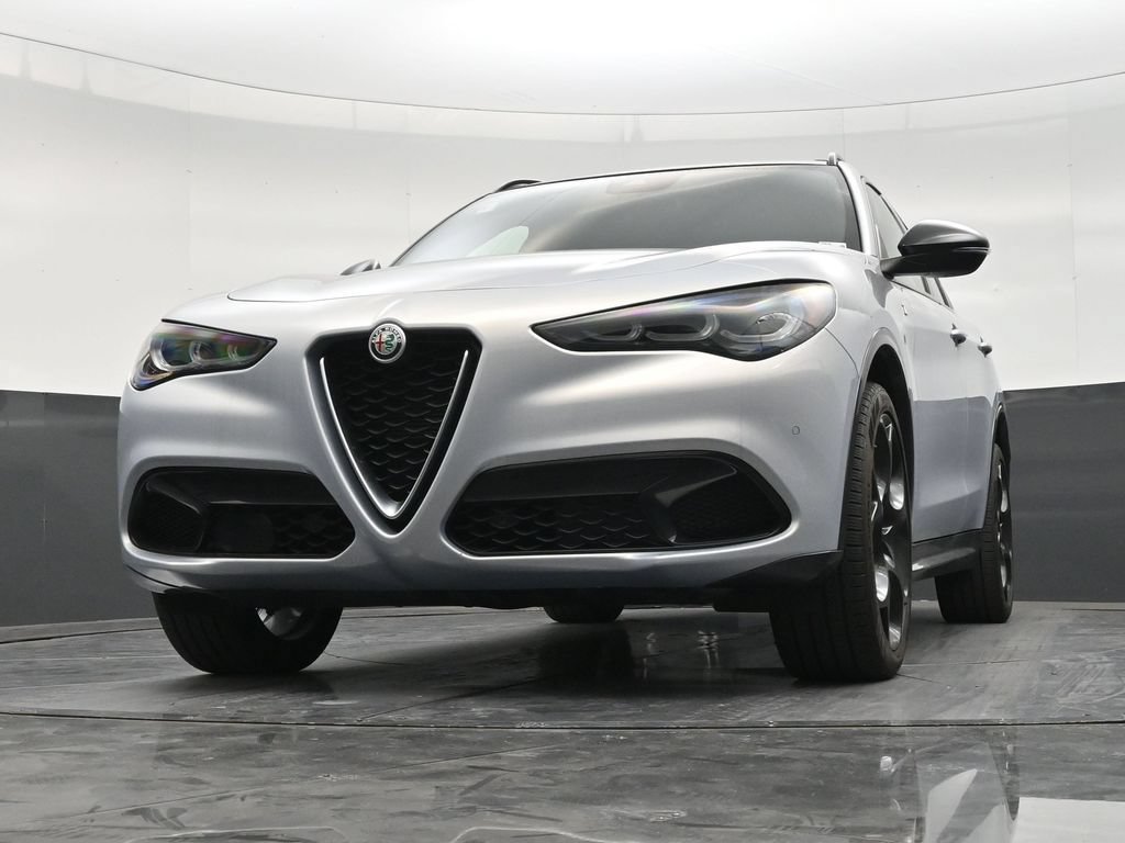 Used 2024 Alfa Romeo Stelvio Ti w/ Performance Driving Package AWD/4WD image 27