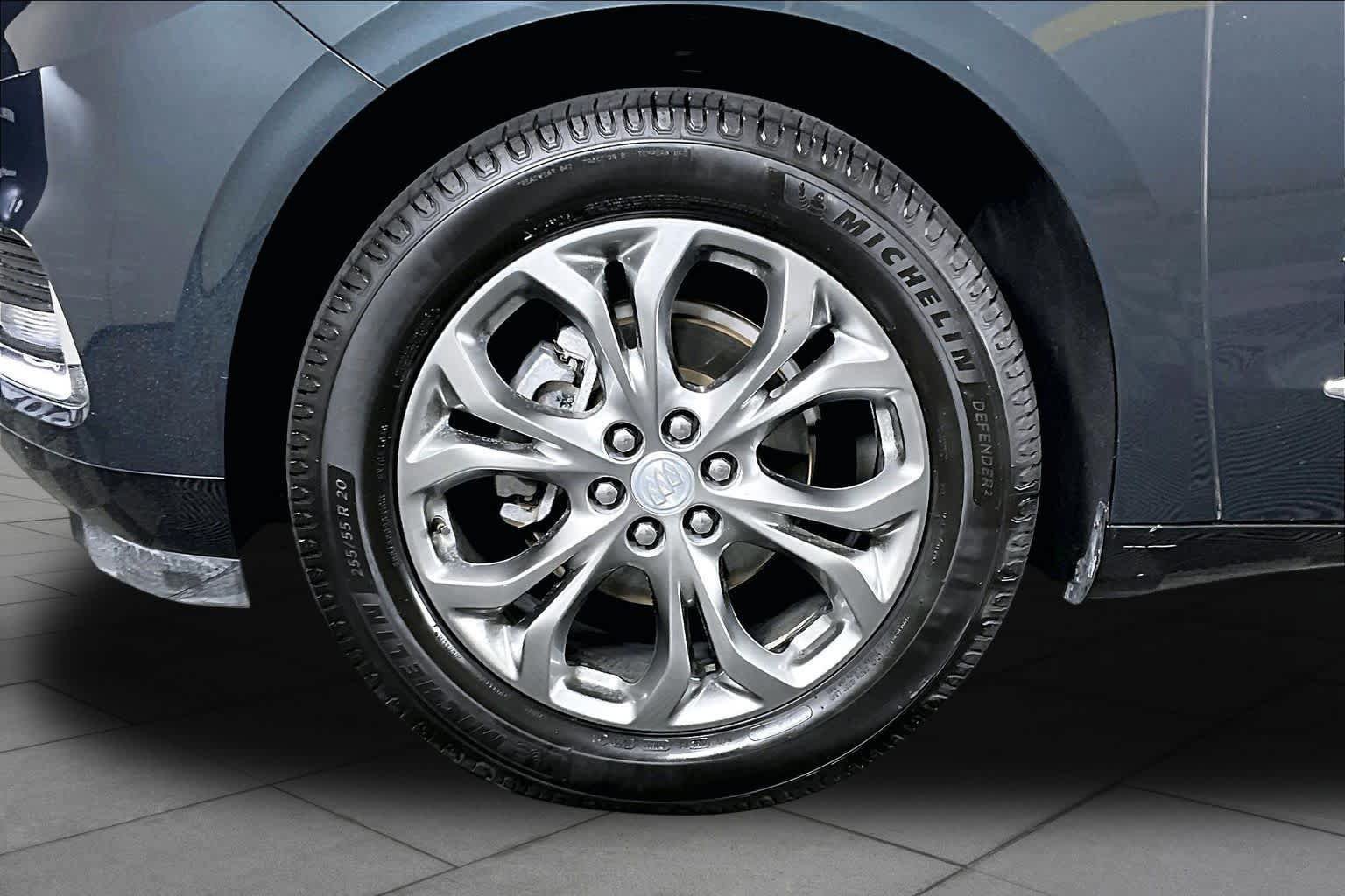 Used 2018 Buick Enclave Avenir w/ Avenir Technology Package FWD image 10