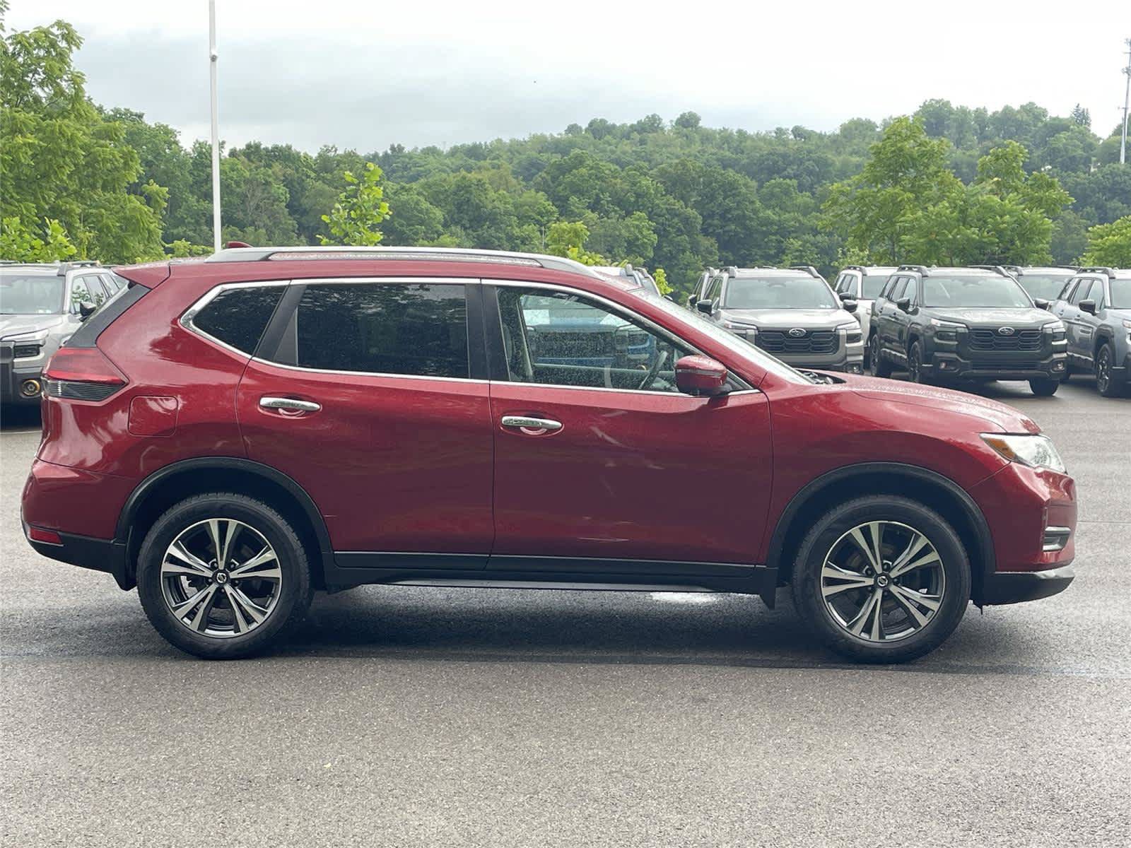 Used 2019 Nissan Rogue SV w/ Sun & Sound Touring Package AWD/4WD image 6