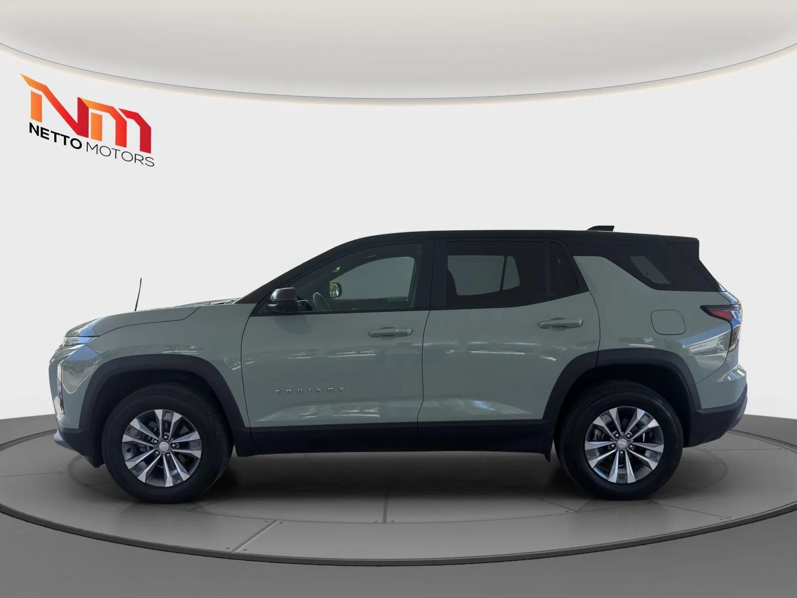 Used 2026 Chevrolet Equinox LT w/ Convenience Package II FWD image 2
