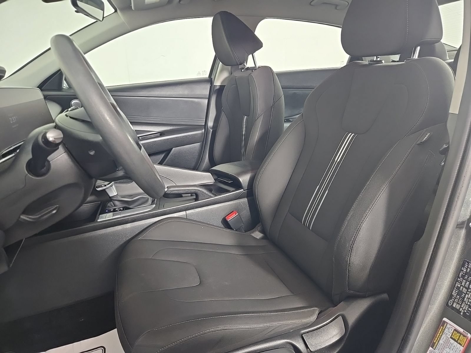 Used 2024 Hyundai Elantra SEL FWD image 8