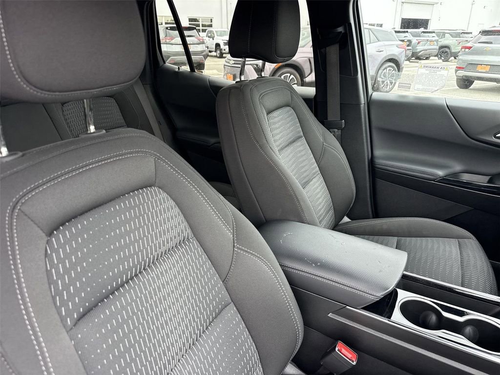 Used 2025 Chevrolet Equinox LT image 25