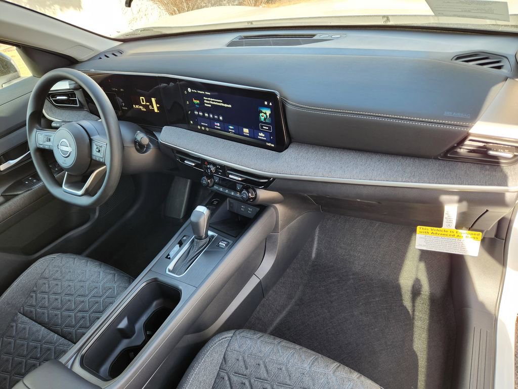 New 2025 Nissan Kicks SR w/ Illumination Package image 14