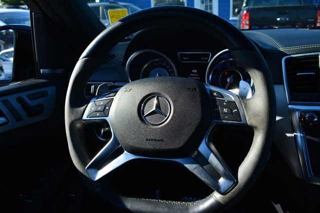 Used 2015 Mercedes-Benz ML 63 AMG 4MATIC image 35