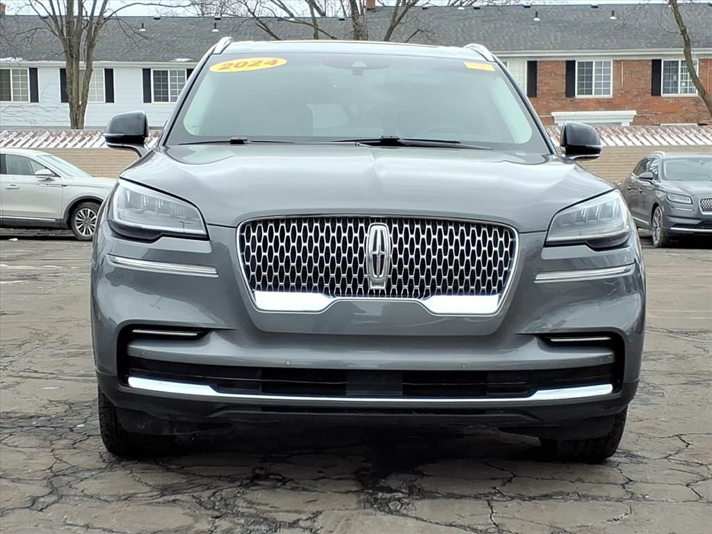 Certified 2024 Lincoln Aviator AWD w/ Premium Package image 2